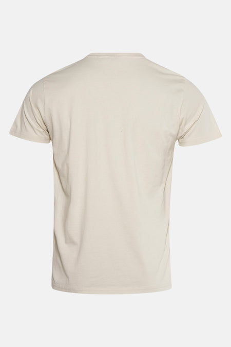 Ecru T-shirt met korte mouwen van Petrol Industries, achterkant op effen achtergrond.