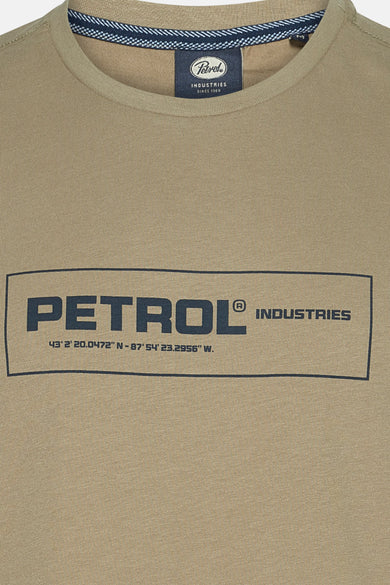 Beige T-shirt met korte mouwen van Petrol Industries, met een opdruk op de voorkant.