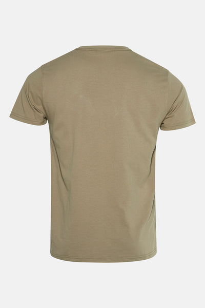 Beige T-shirt met korte mouwen van Petrol Industries, achteraanzicht op witte achtergrond.