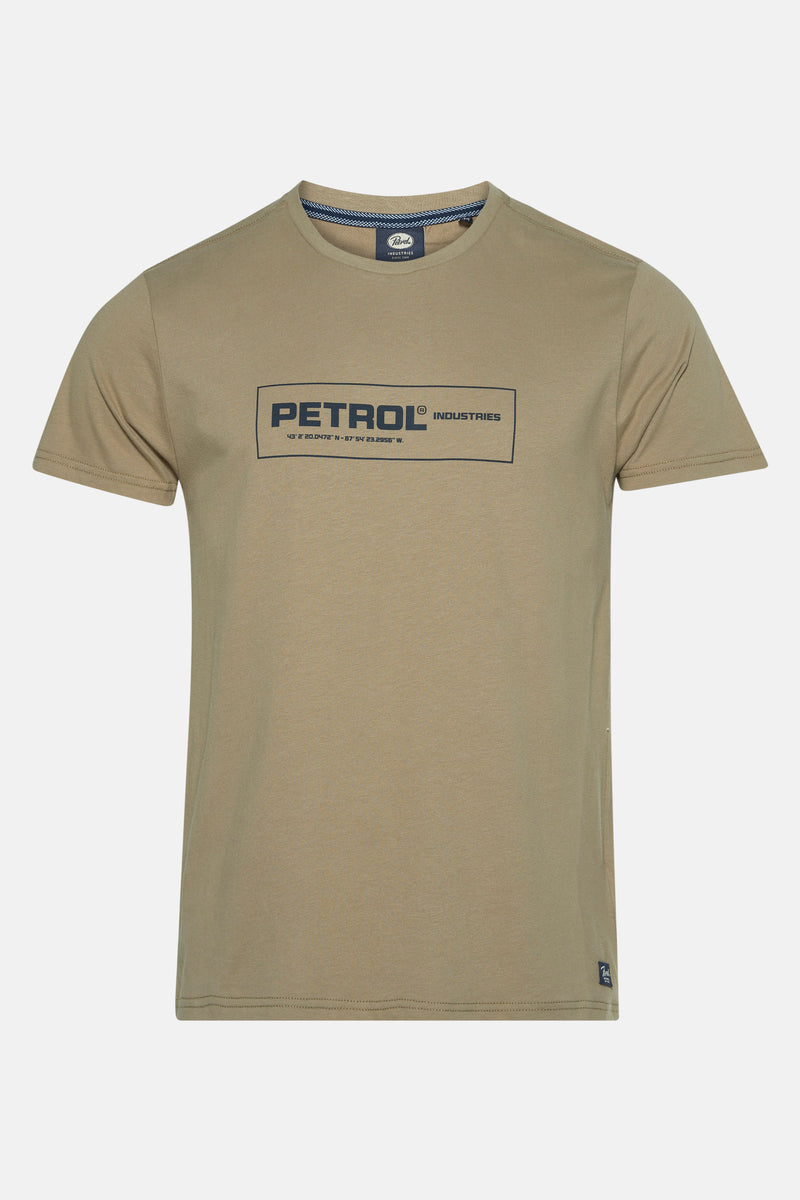 Beige T-shirt met korte mouwen van Petrol Industries, met een zwarte grafische print op de voorkant.