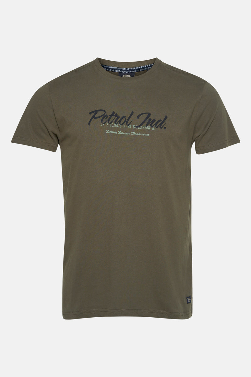 Kaki T-shirt met korte mouwen van Petrol Industries®, met een decoratieve print op de voorkant.