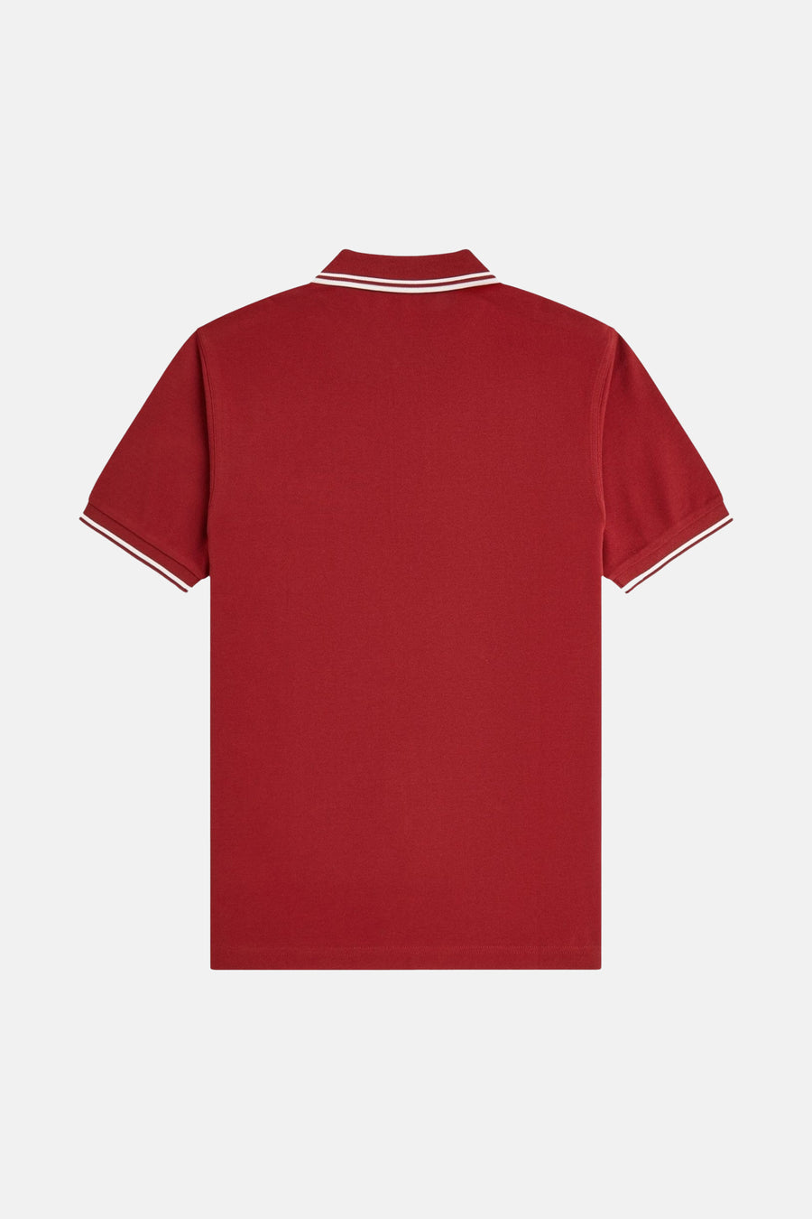 Rood poloshirt met korte mouwen van Fred Perry, met witte streepdetails op de kraag en mouwen.