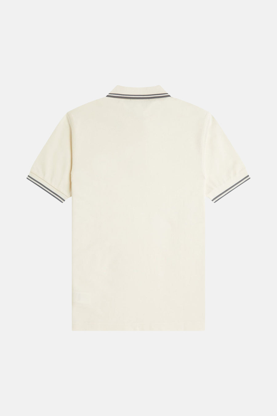 Polo écru à manches courtes de Fred Perry, avec rayures contrastantes au col et aux manches.