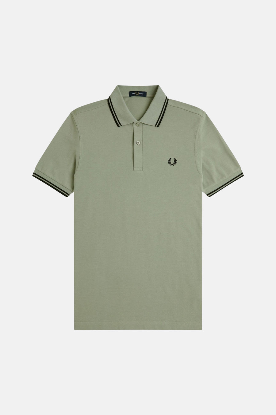 Polo à manches courtes vert de FRED PERRY, avec rayures noires au col et aux manches.