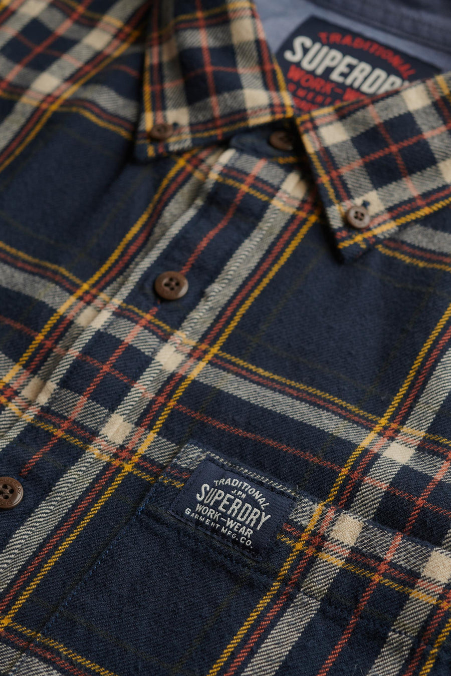 Chemise à manches longues multicolore de SUPERDRY, à carreaux avec poche poitrine boutonnée.
