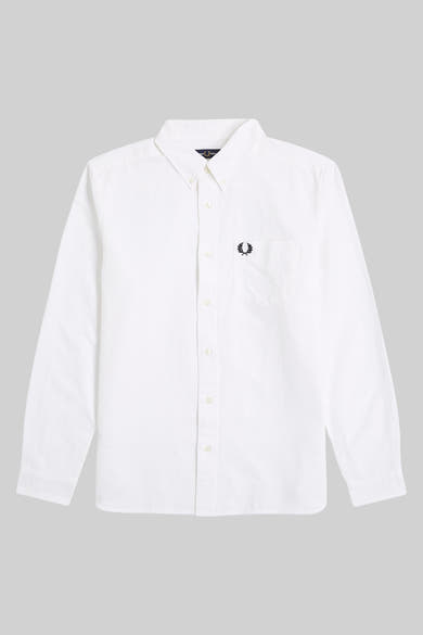 Wit overhemd met lange mouwen van FRED PERRY, met een geborduurd logo op de borstzak.