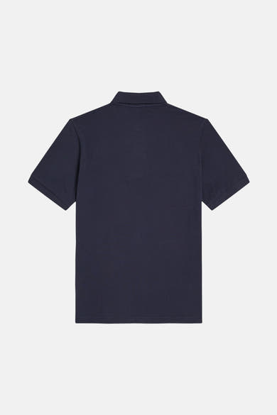 Polo bleu marine de Fred Perry, en maille piquée, avec manches courtes, vue de dos.
