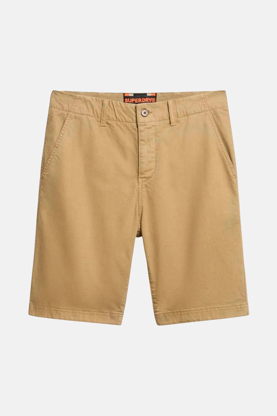 Short beige de SUPERDRY, avec poches latérales et détails de couture visibles.