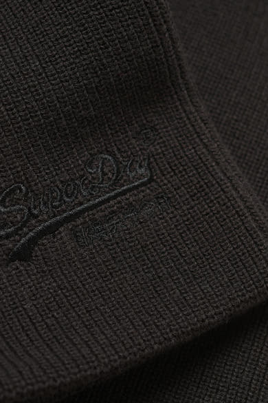 Casquette noire de SUPERDRY, texture tricotée avec logo brodé ton sur ton.
