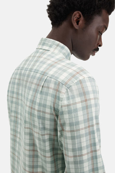 Groen geruit overhemd van Fred Perry, achterkant, met een fijn ruitpatroon.