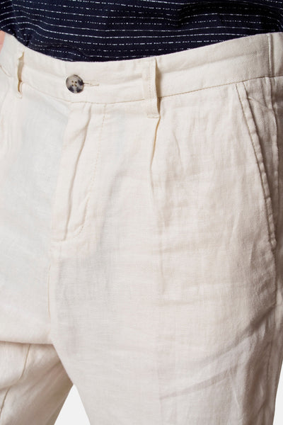 Beige kostuumbroek van Le Fabuleux Marcel de Bruxelles, met knoopsluiting.
