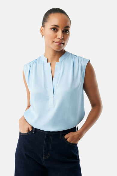 Blouse zonder mouwen van MEXX, met een V-hals en plooien bij de schouders.