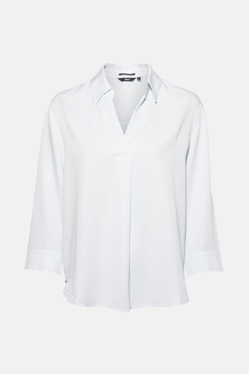 Lichtblauwe 3/4 blouse van MEXX, met een klassieke kraag en driekwartmouwen.