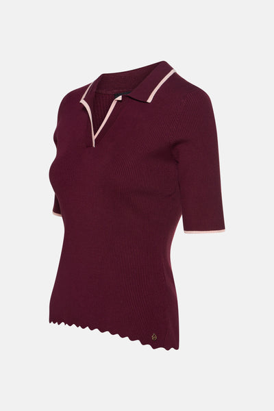Pull à col en V bordeaux de MEXX, en maille côtelée avec des détails contrastants roses au col et aux manches.