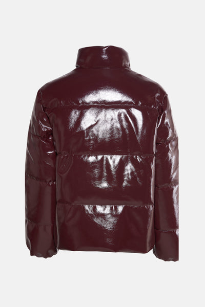 Veste courte bordeaux par MEXX, matelassée avec un aspect verni, vue de dos.
