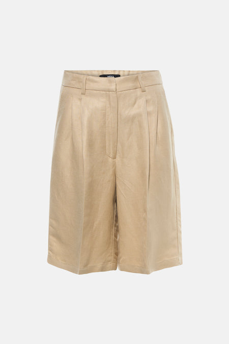Short beige de MEXX avec plis sur le devant.