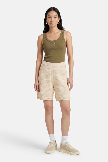 Korte beige short van MEXX met een gehaakte textuur en een relaxte pasvorm.