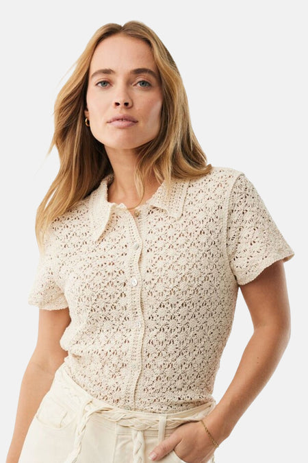 Pull beige de MEXX en maille ajourée à manches courtes et col classique.