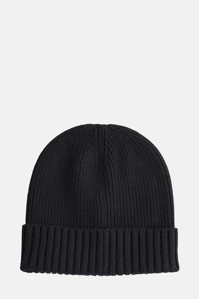 Zwarte Barbour muts, geribd gebreid met een opvouwbare omslag.