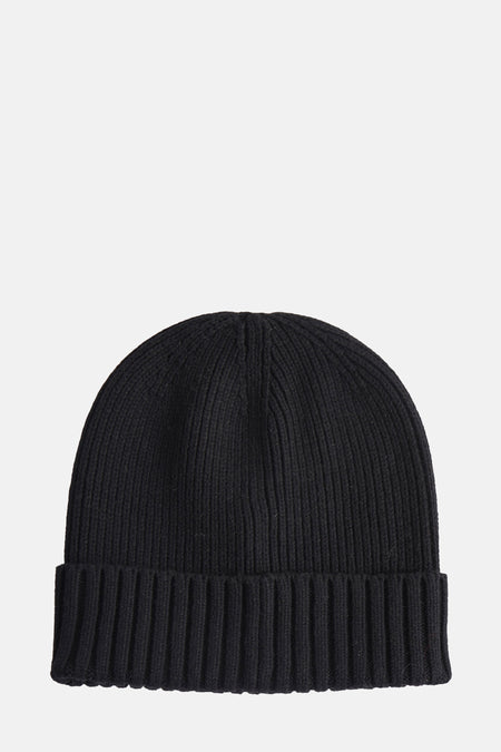 Zwarte Barbour muts, geribd gebreid met een opvouwbare omslag.