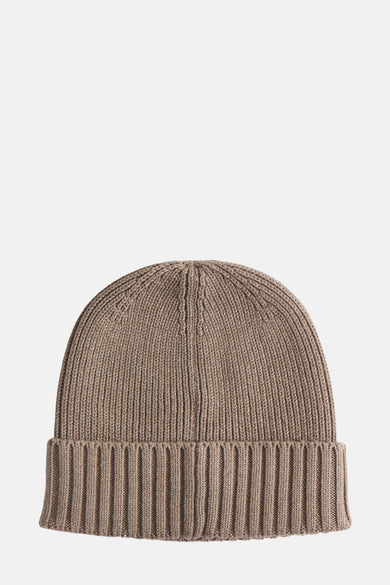 Bonnet beige de BARBOUR, en tricot côtelé avec un bord plié.