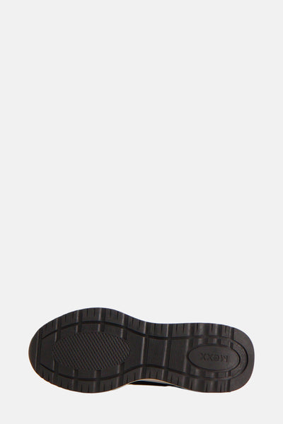 Semelle de basket noire de Mexx avec motifs et textures variés.