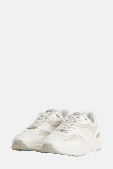 Witte MEXX sneakers met mesh inzetstukken en dikke zool.
