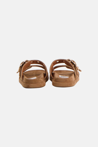 Claquettes brunes de MEXX avec deux brides à boucles, vue de dos.