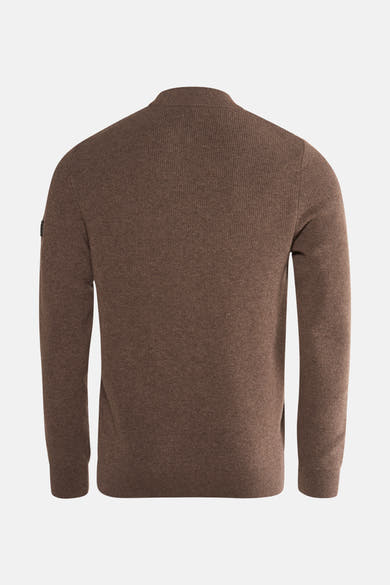 Barbour ronde hals trui bruin, geribd gebreid, achterzijde.