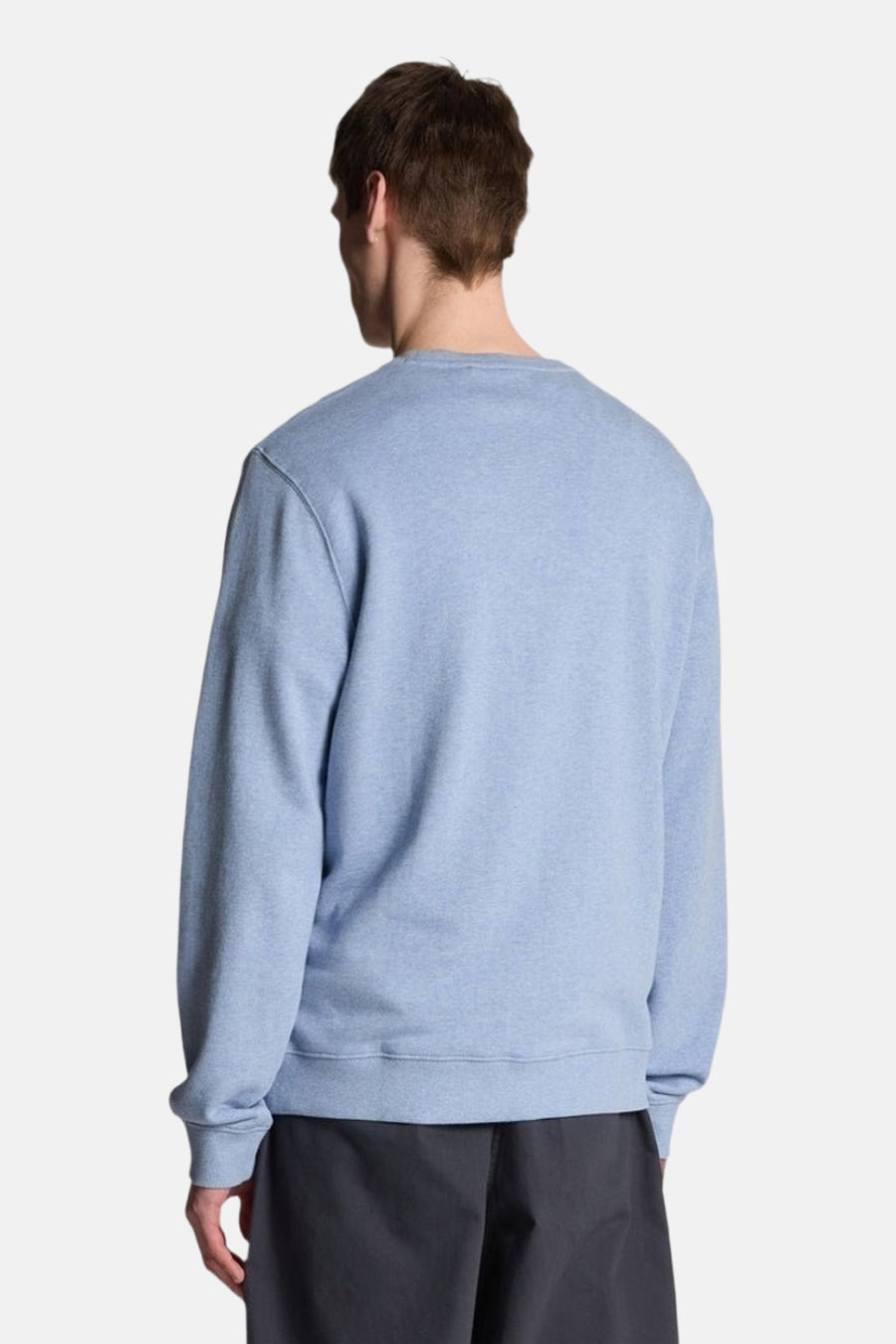 Sweat-shirt bleu de LYLE & SCOTT, vue arrière, avec des bordures côtelées et une texture chinée.