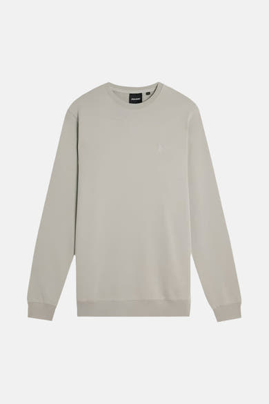 Sweat gris de LYLE & SCOTT avec un logo brodé subtil au centre.
