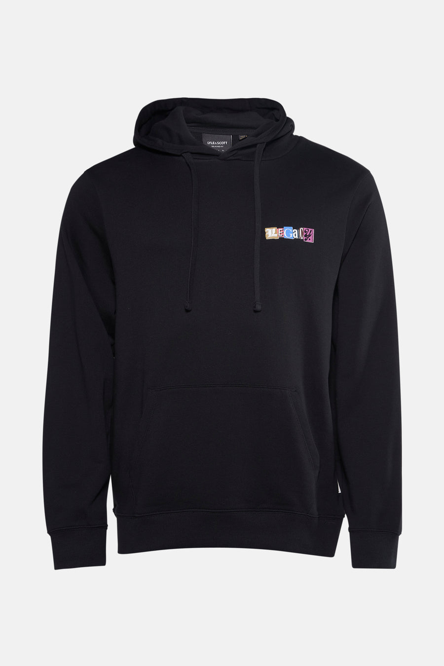 Zwarte hoodie van Lyle & Scott, versierd met een meerkleurig uitgesneden 'Legacy'-logo, met trekkoord.