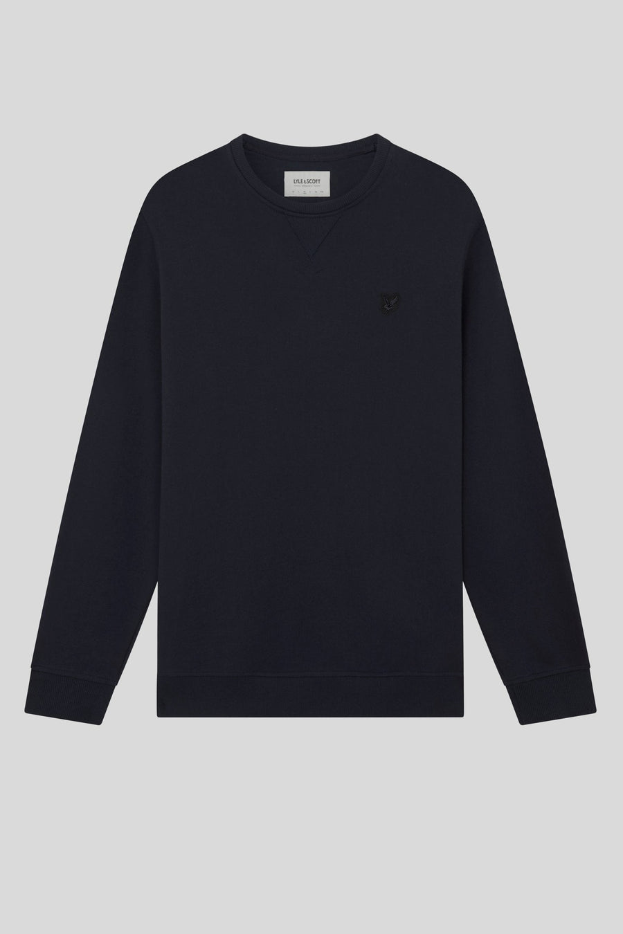 Marineblauwe sweater van LYLE & SCOTT, met een klein geborduurd logo op de borst.