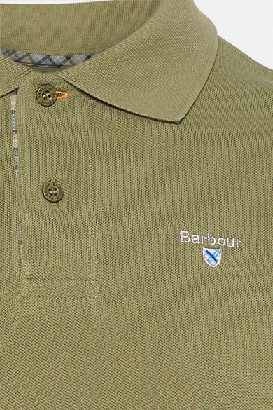 Polo vert à manches courtes de BARBOUR CLASSIC en tissu piqué, avec logo brodé et col à doublure écossaise.