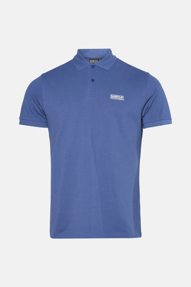 Polo à manches courtes bleu de Barbour International, avec logo sur la poitrine et patte de boutonnage.