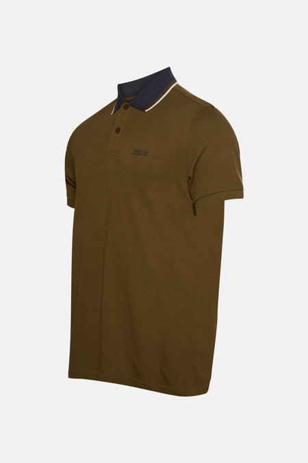 Barbour International poloshirt met korte mouwen, met marineblauwe contrasterende kraag en nette details.