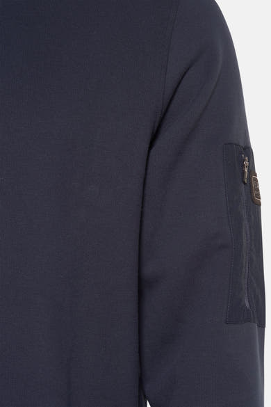 Sweat-shirt bleu foncé de BARBOUR, avec une poche zippée sur la manche.