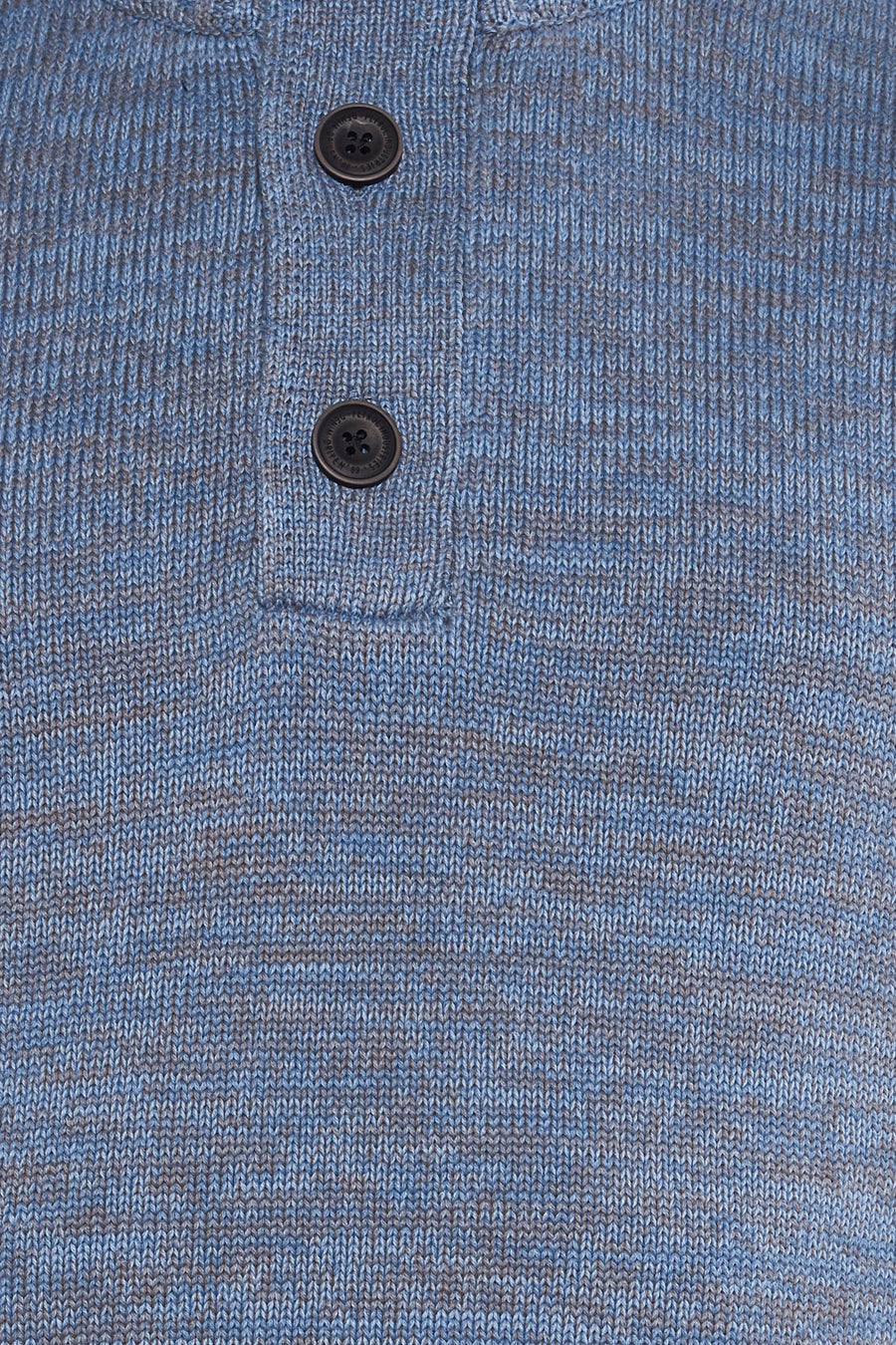 Ronde hals trui blauw van Petrol Industries®, gemêleerde breiwerk met twee decoratieve knopen.