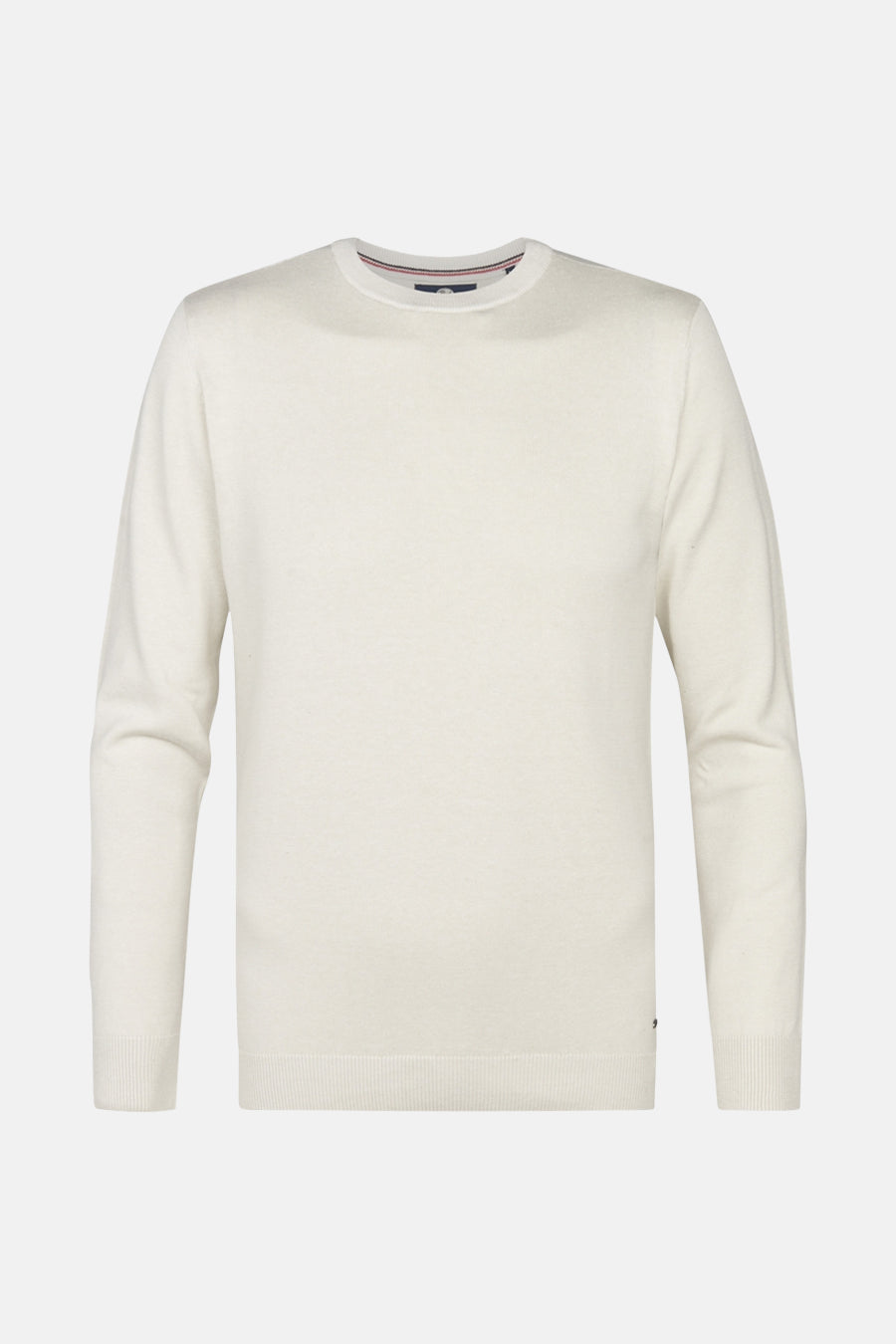 Ecru ronde hals trui van Petrol Industries, met een gestreepte binnenkraag in marineblauw en rood.
