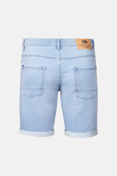 Short en denim bleu clair de Petrol Industries®, avec ourlets retroussés et poches arrière plaquées.