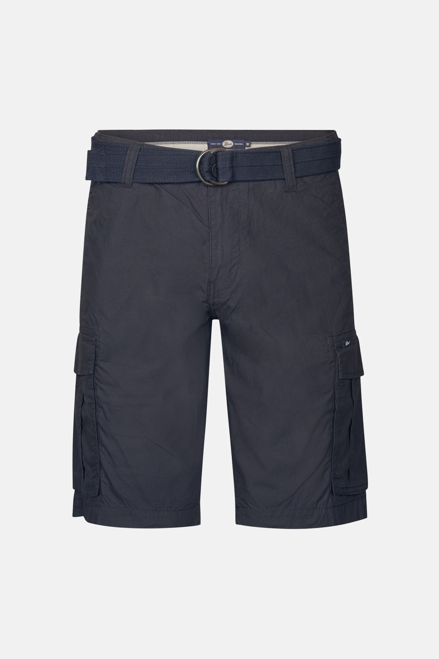 Korte spijkerbroek in zwart denim van Petrol Industries, met bijpassende stoffen riem en cargozakken.