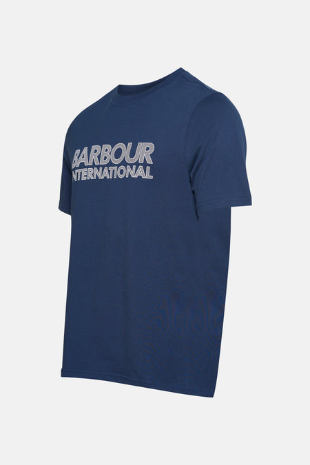 Blauw T-shirt met korte mouwen van Barbour, met een wit "BARBOUR INTERNATIONAL" logo op de voorkant.