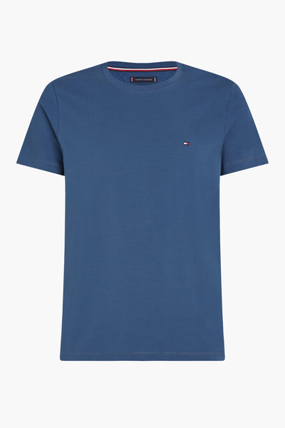 Blauw T-shirt met korte mouwen van TOMMY HILFIGER met een klein geborduurd logo op de borst.
