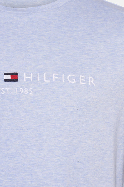 Blauw T-shirt met korte mouwen van TOMMY HILFIGER, met geborduurd logo en opschrift "EST. 1985".
