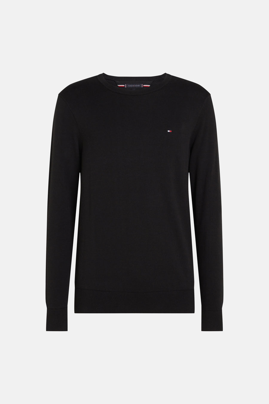 Zwarte rondehals trui van Tommy Hilfiger, met het iconische logo op de borst.