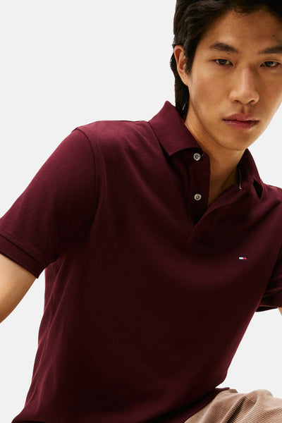 Polo bordeaux à manches courtes de TOMMY HILFIGER, avec boutons et logo brodé