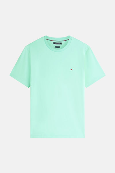 Lichtblauw T-shirt van TOMMY HILFIGER, met een klein geborduurd vierkant logo op de borst.