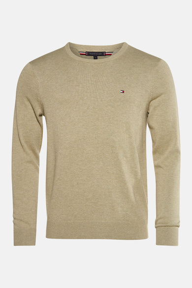 Groene trui met ronde hals van TOMMY HILFIGER, in fijne breitekstuur met geribbelde textuur aan de manchetten en taille.