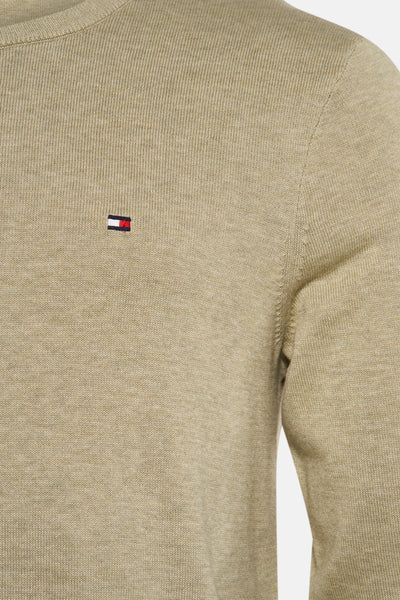 Pull à col rond vert de TOMMY HILFIGER, en maille côtelée fine avec le logo drapeau brodé.
