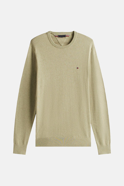 Pull à col rond vert de TOMMY HILFIGER, avec un petit logo sur la poitrine.
